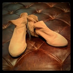 Seychelles tan beige suede leather boots booties